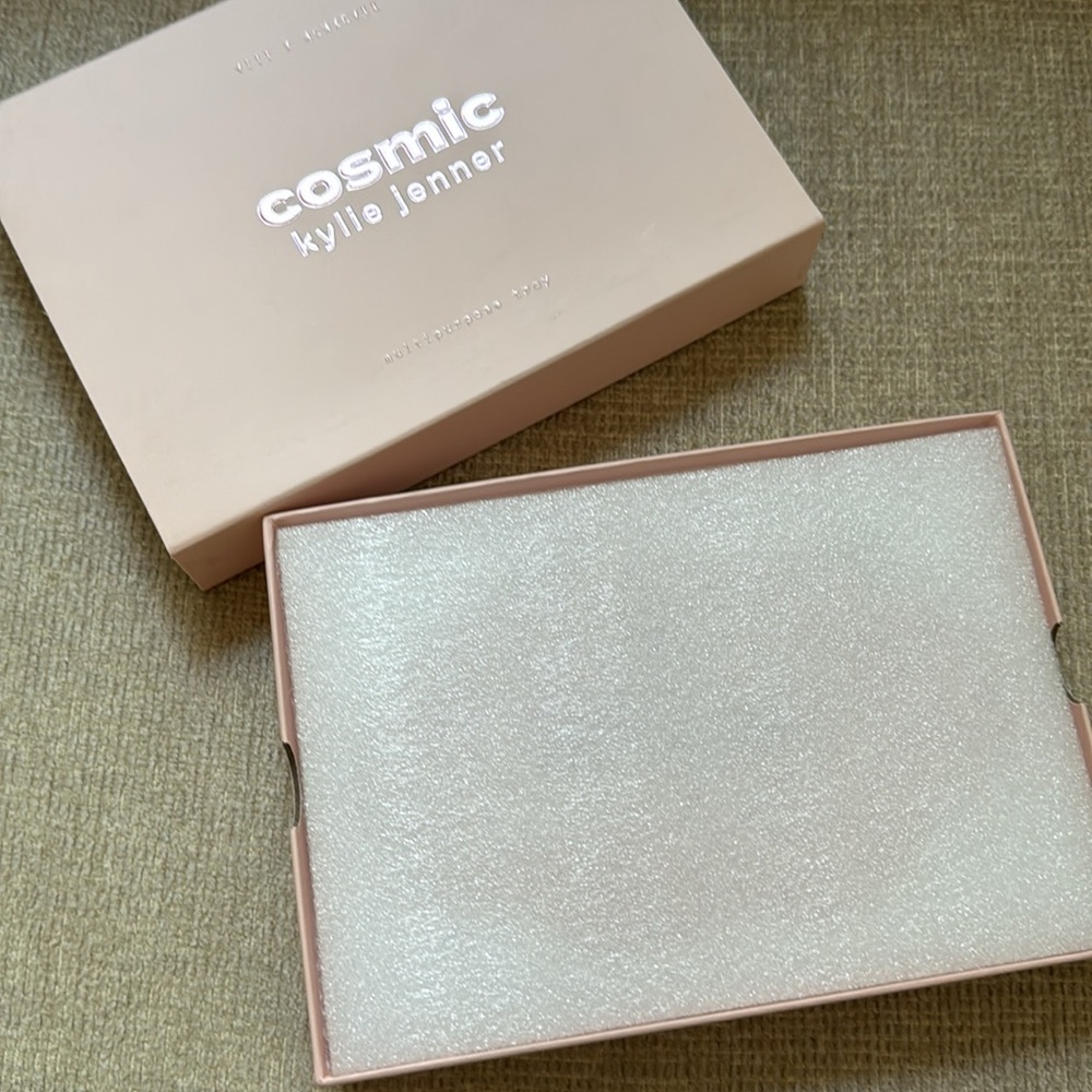 Kylie Cosmic Vanity Multipurpose Fragrance Tray - Picture 14 of 14